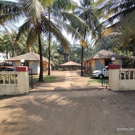 Pears Beach Resort Dāpoli Exterior foto