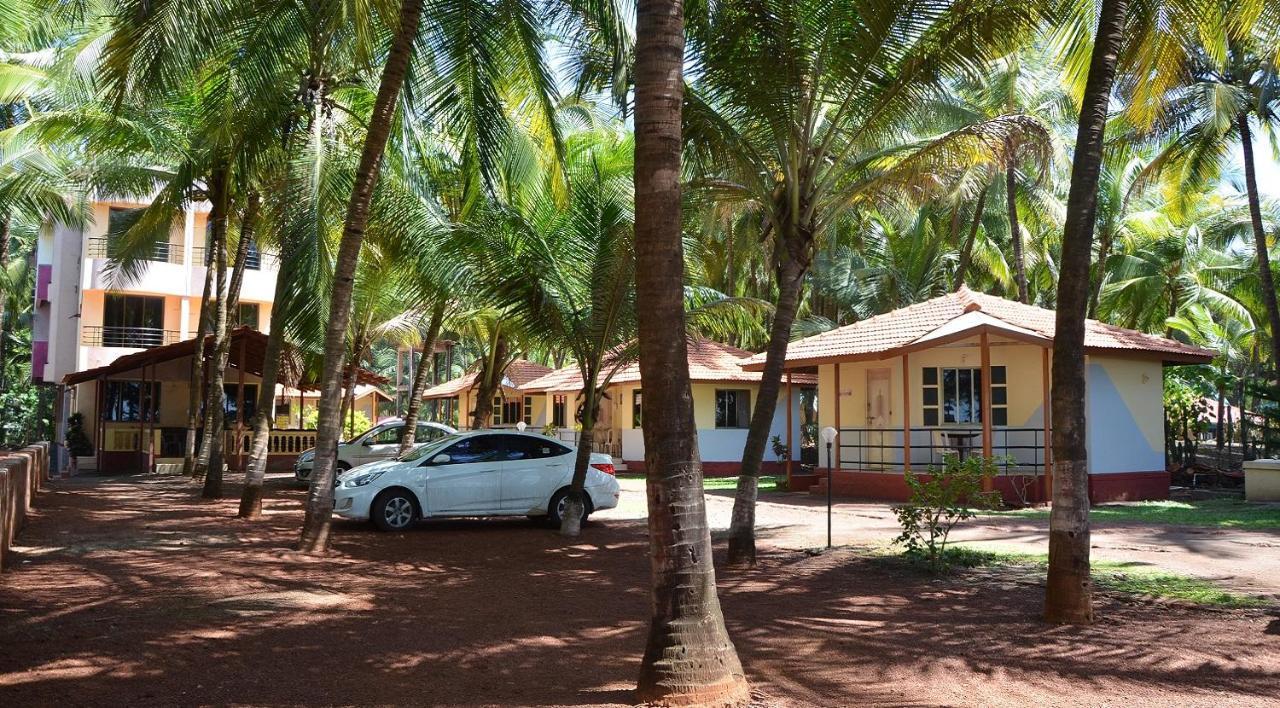 Pears Beach Resort Dāpoli Exterior foto