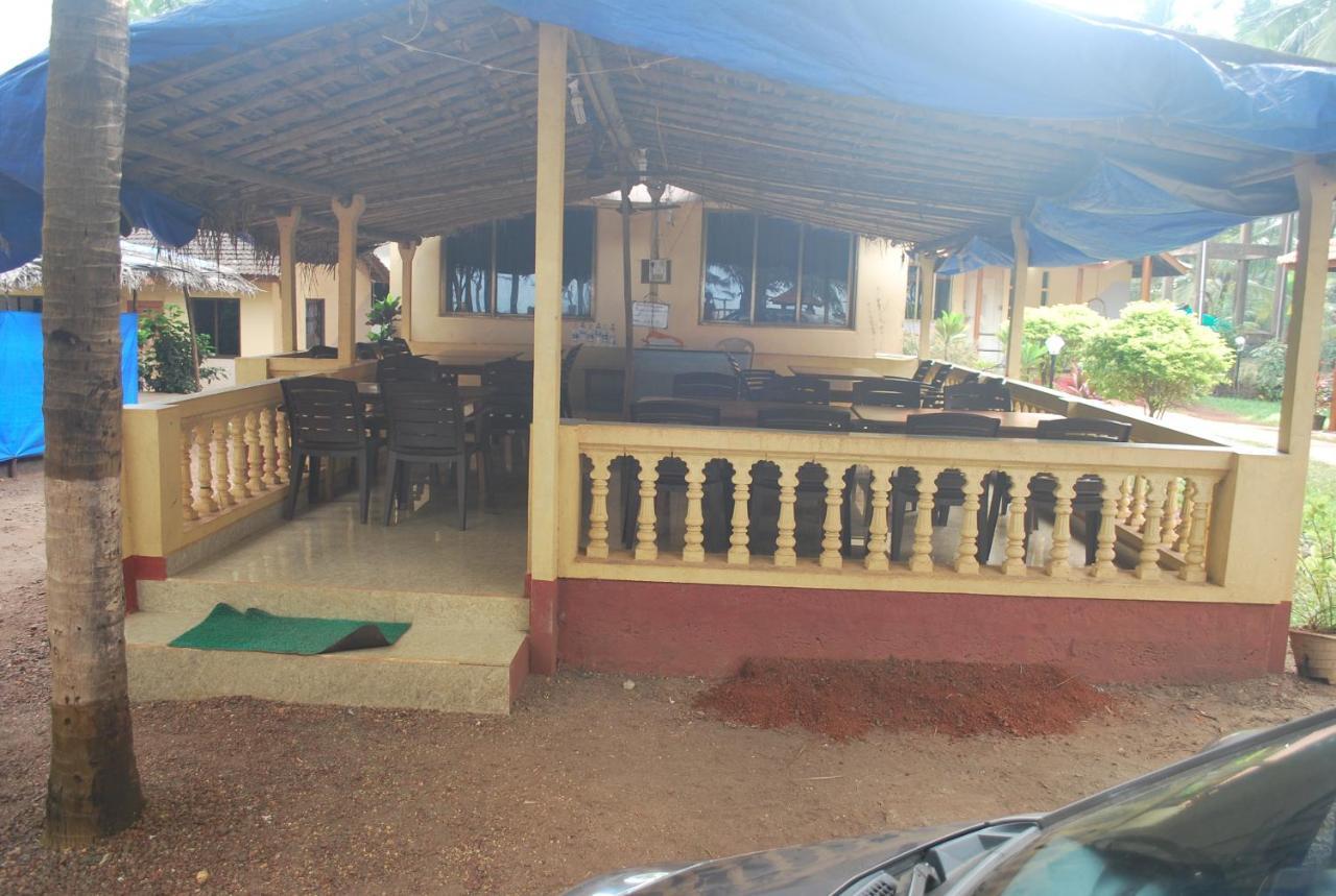 Pears Beach Resort Dāpoli Exterior foto