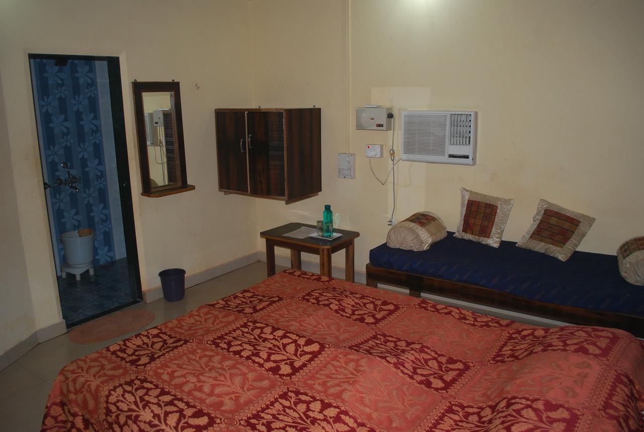 Pears Beach Resort Dāpoli Exterior foto