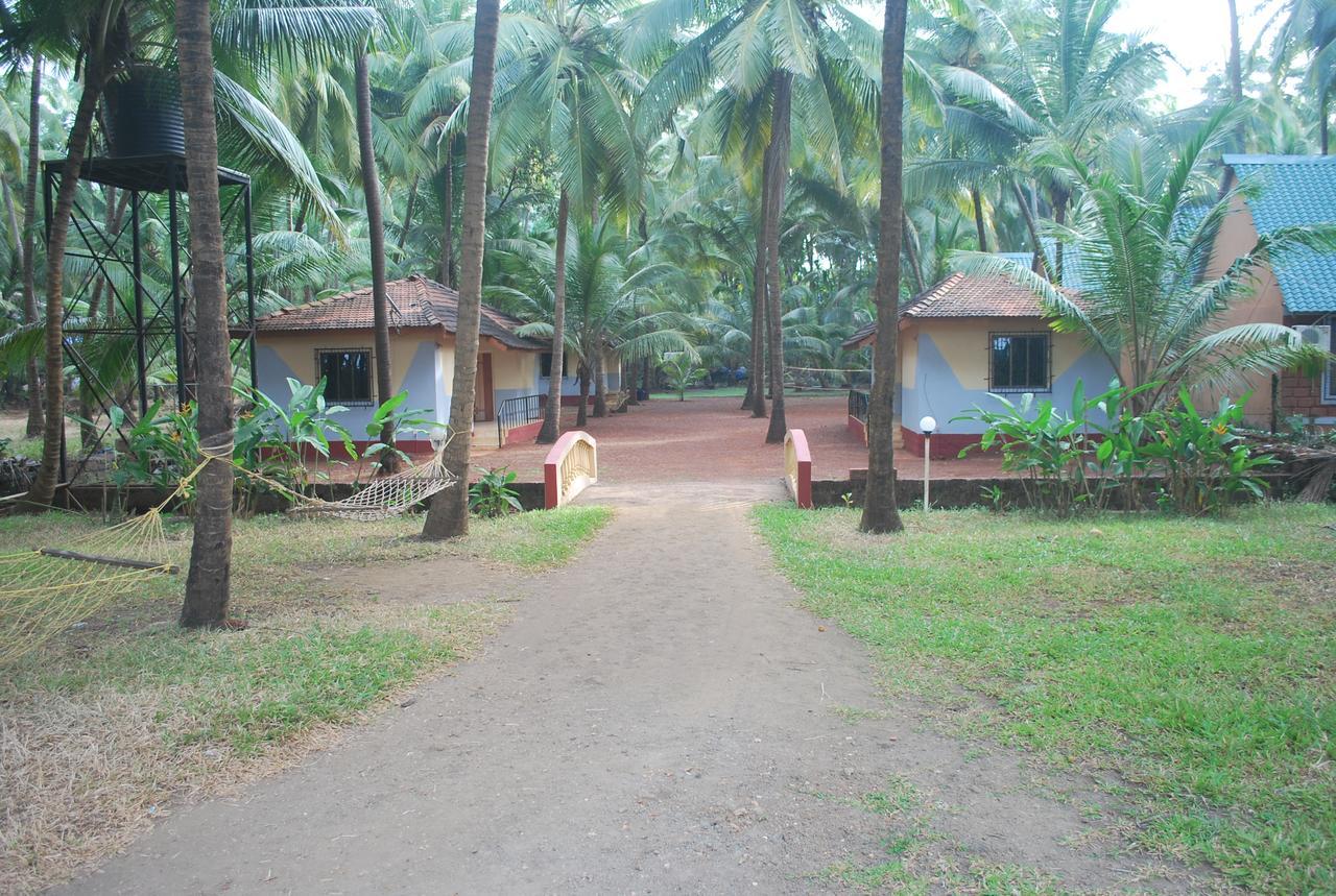 Pears Beach Resort Dāpoli Exterior foto