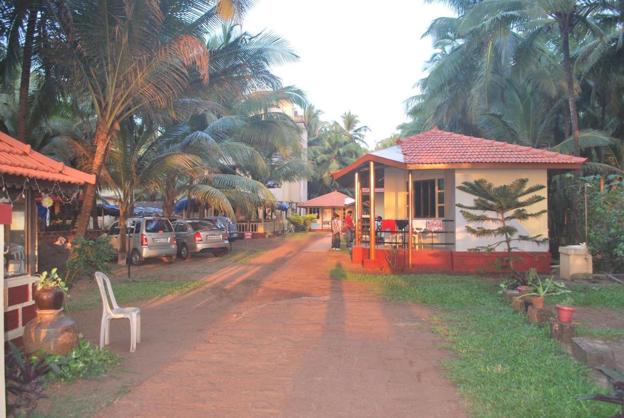 Pears Beach Resort Dāpoli Exterior foto