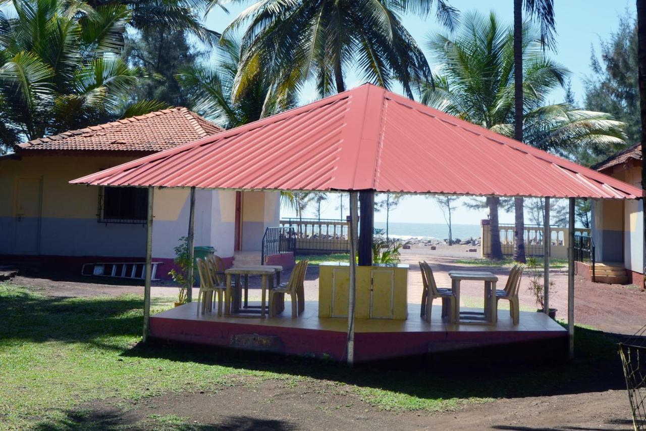 Pears Beach Resort Dāpoli Exterior foto