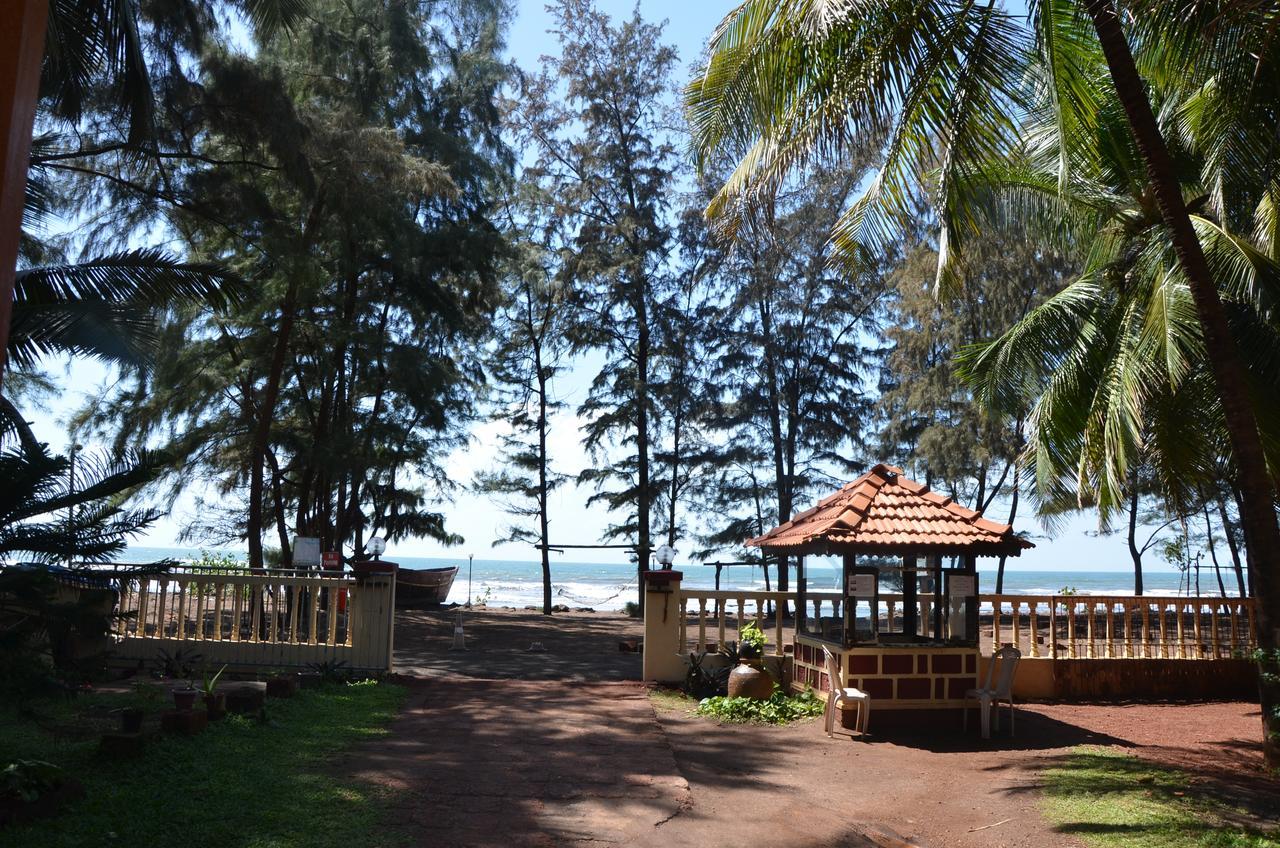 Pears Beach Resort Dāpoli Exterior foto
