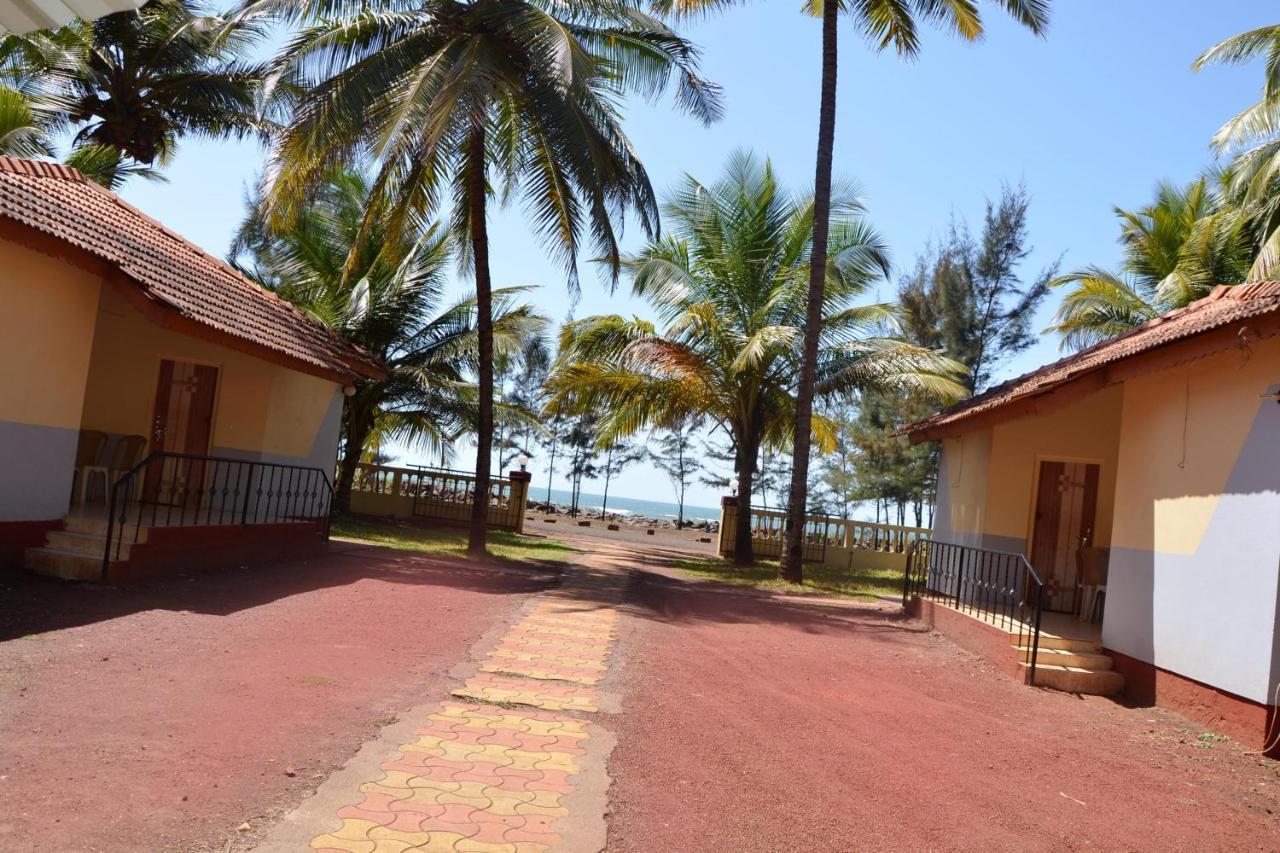 Pears Beach Resort Dāpoli Exterior foto