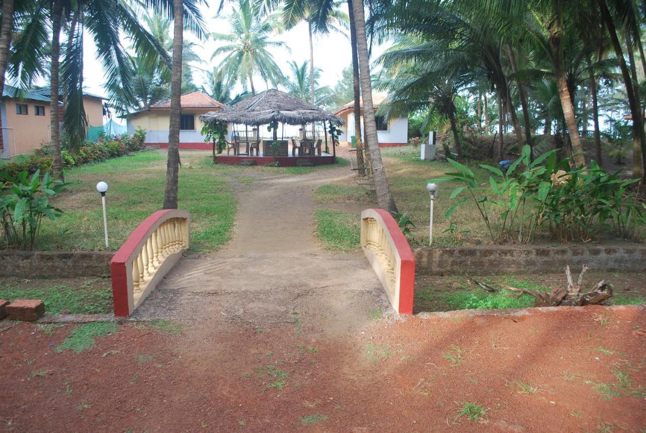Pears Beach Resort Dāpoli Exterior foto