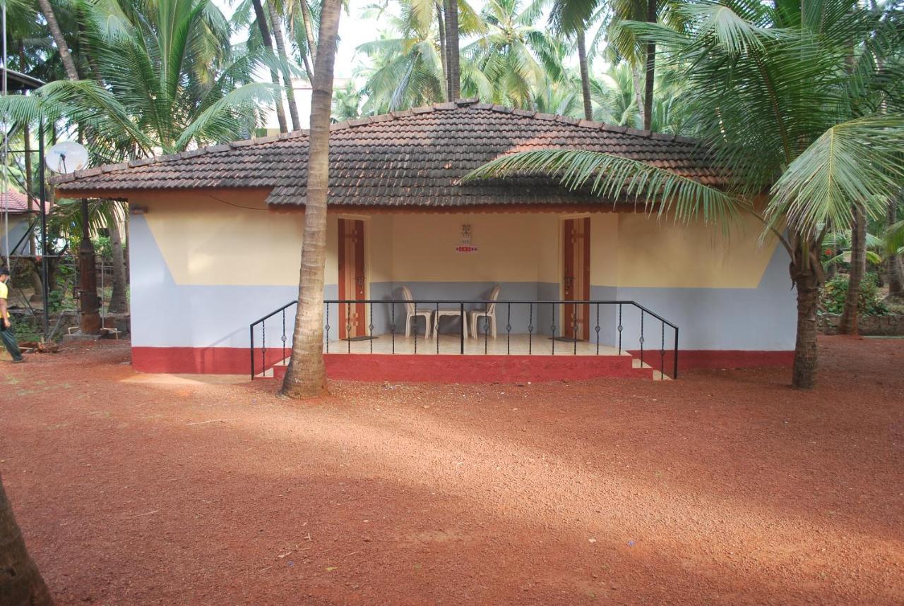 Pears Beach Resort Dāpoli Exterior foto